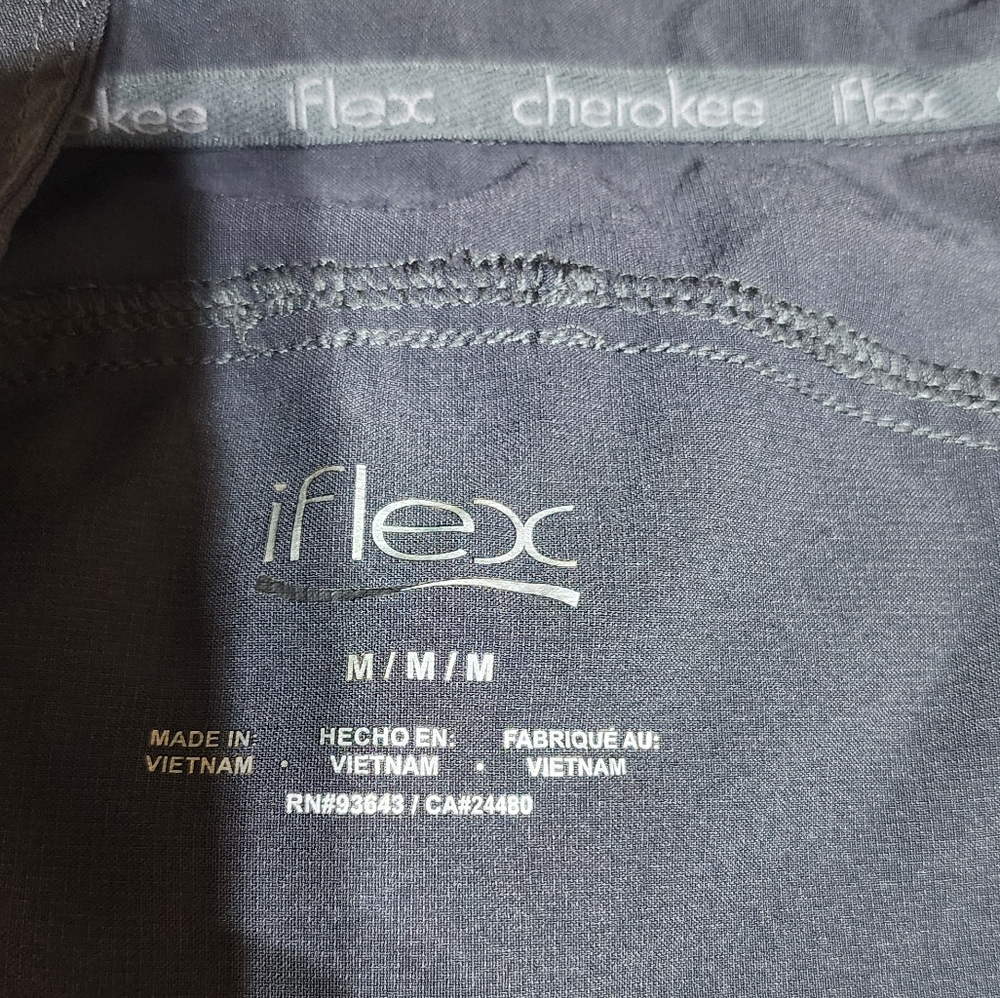 LOT OF 5 WOMEN’S SCRUB JACKETS ST. LUKE’S HOSPITAL EMBROIDERED LOGO SIZE M & L - Picture 8 of 12